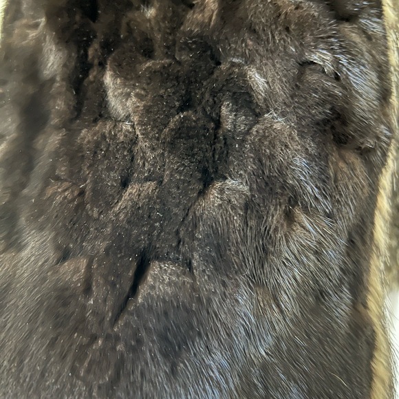Real Fur Vest (M) - Picture 7 of 9